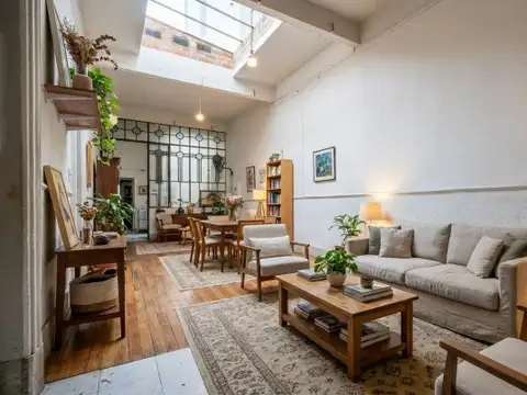 Venta . Oportunidad. PH con potencial local. Villa Crespo.