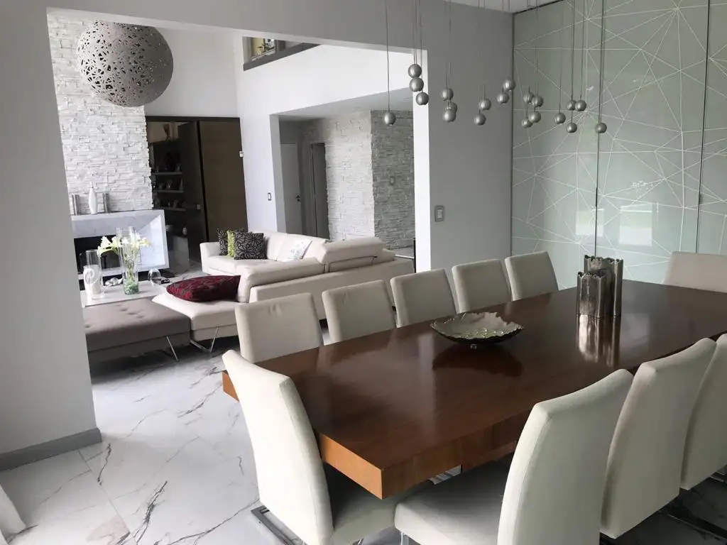 Casa en Venta con cochera