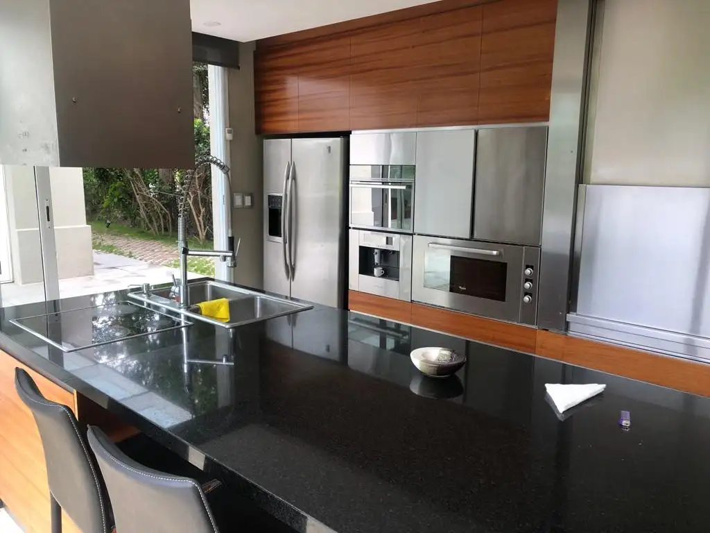 Casa en Abril Club De Campo de 4 dormitorios