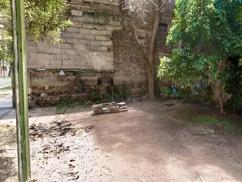 Terreno en Venta en Parque Chacabuco, USD 180.000