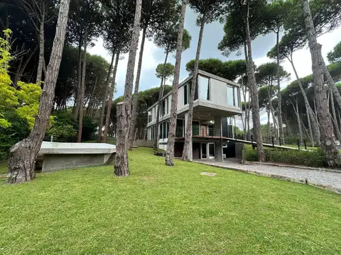 Urraca e/ Caoba y Cerezo