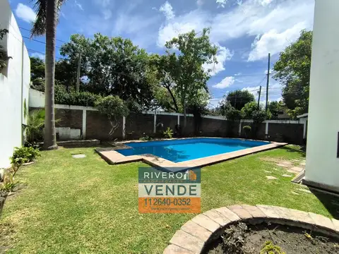 Casa en Venta con 2 cocheras