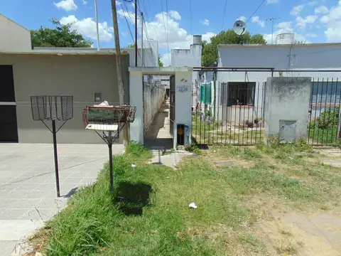 PH en Los Hornos – 2 Dormitorios, Patio con Parrilla