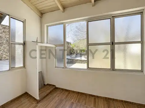 Casa 5 ambientes con 2 baños
