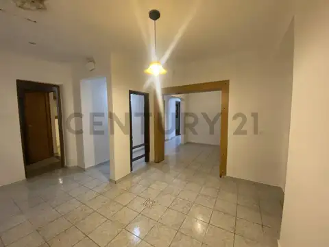 Paraná 900, Piso 0