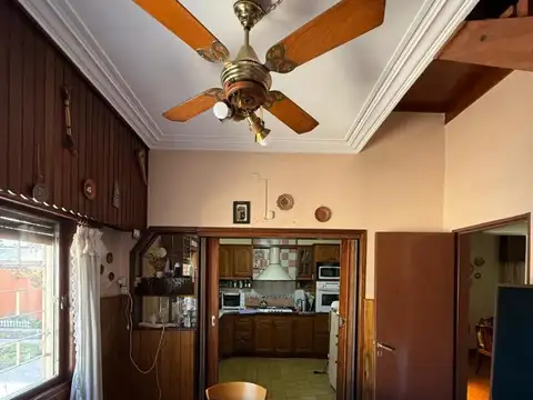 VENTA CHALET COCHERA PILETA Y QUINCHO