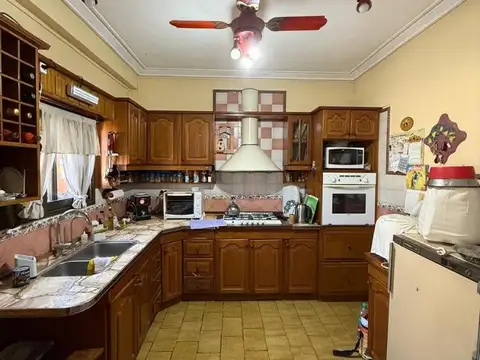 Casa 4 ambientes con 3 baños
