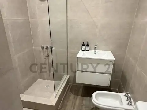 Venta Departamento en Caballito. Parque Rivadavia. Subte. Reformado
