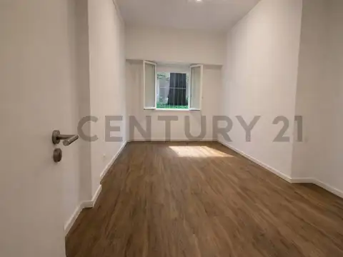 Senillosa 100, Piso 0