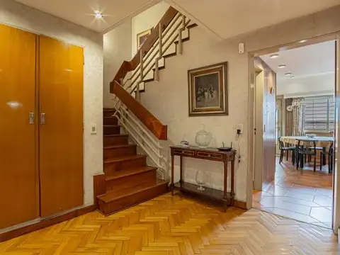 Casa en Venta con 4 cocheras