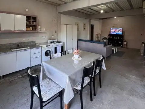 Casa en Venta con 3 cocheras