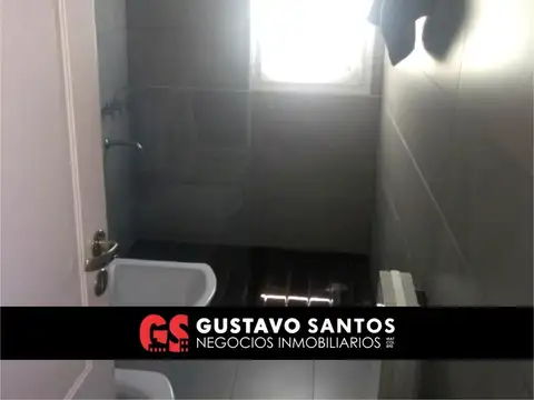 Amplia casa en Varela