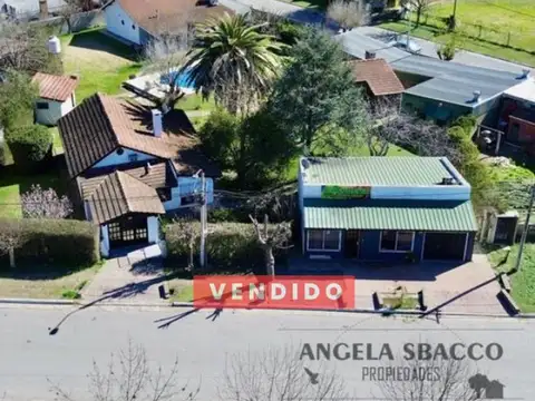 Complejo Comercial en Parada Robles.