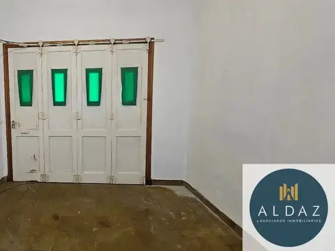 Casa 6 ambientes con 2 baños