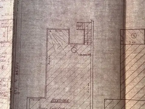CASA CON LOCAL A RECICLAR