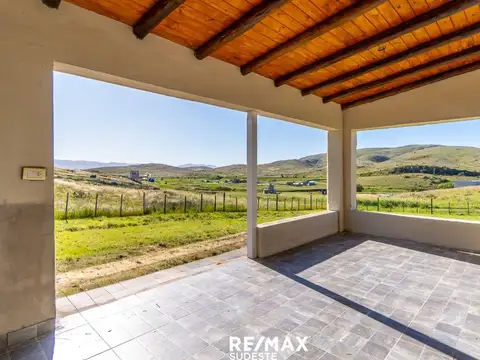 Casa 3 ambientes con 1 baño