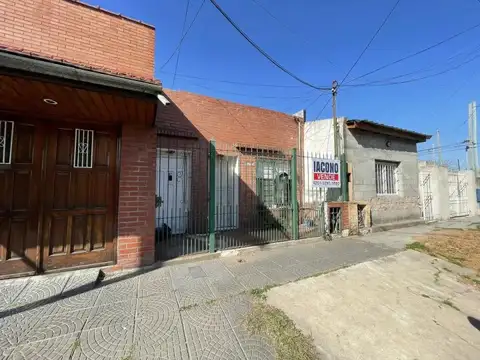 Dante Hipólito Lugo 521 entre L. N. Alem y Zeballos , Piso 0
