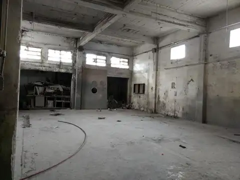 Galpon en Venta 25  mts Fondo