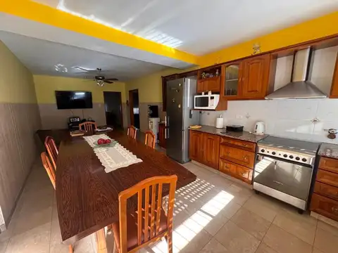 VENTA CASA 4 AMBIENTES EZPELETA