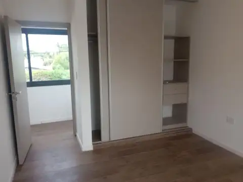 Depto Tipo Casa 4 ambientes con 2 baños