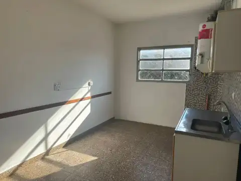 Depto Tipo Casa en Alquiler de 4 ambientes