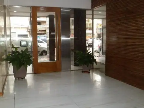 EXCELENTE DEPARTAMENTO 1 AMB-LATERAL- LUMINOSO