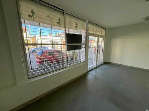 Local en Alquiler en Villa Dominico, $ 440.000