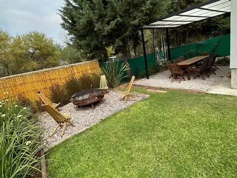 ESPECTACULAR HOUSING DE 2 DORM PATIO GRANDE COCHERA DOBLE GALERIA