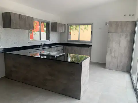 Casa en Alquiler de 3 dormitorios