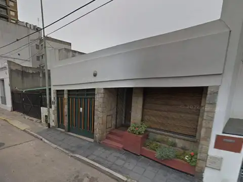 ALQUILER DE CASA 3 AMBIENTES CON PATIO