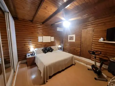 VENTA - Casa 2 Dormitorios al Frente con Local Comercial - Barrio Tiro Suizo, Rosario