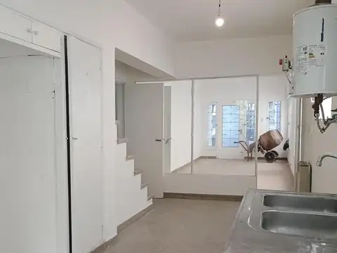 Casa 4 ambientes con 1 baño
