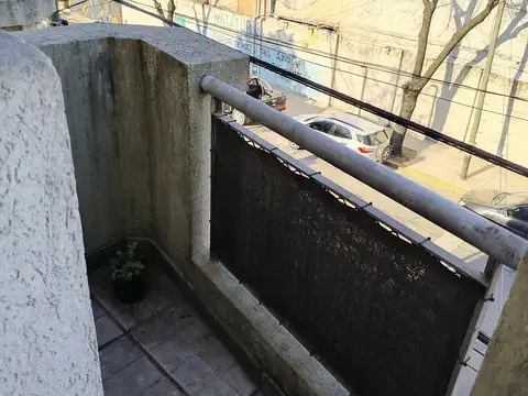 Depto en Duplex 2º Piso x escalera  SE ESCUCHA OFERTA 