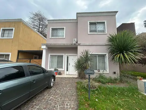 CASA 4 AMBIENTES EN SAN MIGUEL BARRIO "CAMPOS DE IRIGOIN"