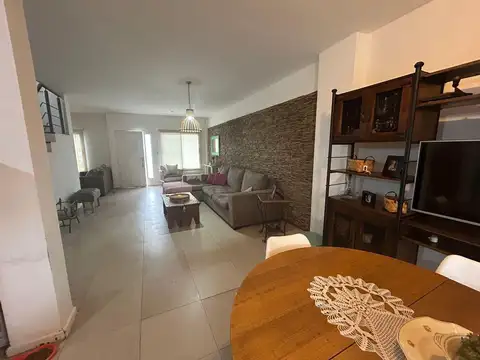 CASA 4 AMBIENTES EN SAN MIGUEL BARRIO "CAMPOS DE IRIGOIN"