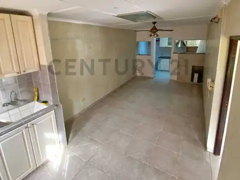 Casa 2 ambientes con 1 baño