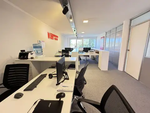 OFICINA  VICENTE LOPEZ - OLIVOS MUY LUMINOSA