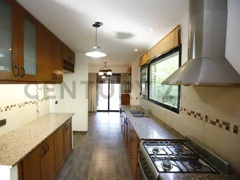 CASA A LA VENTA EN GONNET 3 DORMITORIOS