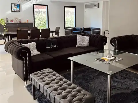Casa 6 ambientes con 5 baños
