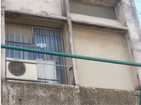 CENTRO - 9 DE JULIO 162 EN 1° PISO - EXCELENTE OFICINA DE 60