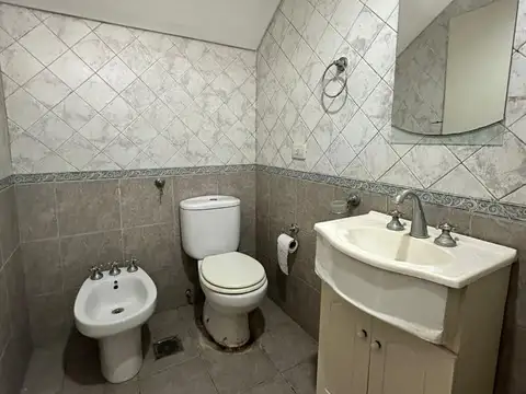 DEPARTAMENTO CON COCHERA EN MERLO CENTRO
