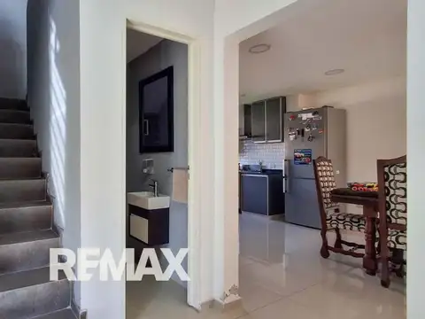 Casa en Venta con 3 cocheras