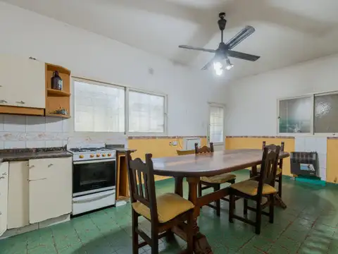 Casa 5 ambientes con 1 baño