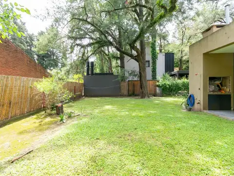 VENTA CASA 4 AMBIENTES COMPLEJO CERRADO P. LELOIR