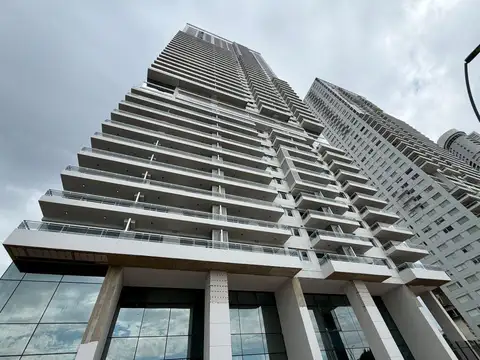 Departamento en venta de 3 dormitorios al río en Maui