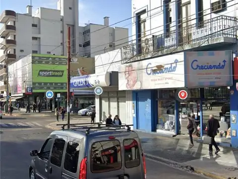 Local en Alquiler en Lomas De Zamora, $ 600.000