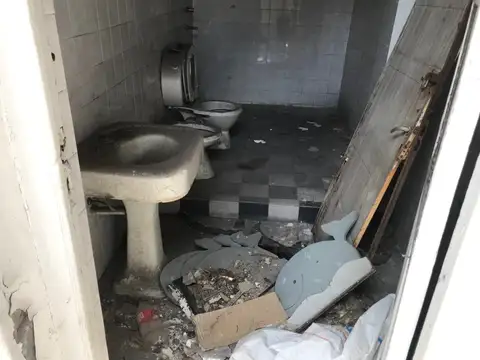 LOCALES - A LA CALLE - LOMAS DE ZAMORA - OESTE, GRAN BS. AS. SUR