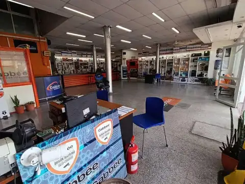 27 de Febrero esq Sarmiento