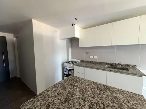 Departamento en Alquiler en Santos Lugares, $ 450.000