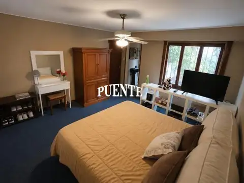 Casa en Venta con 3 cocheras